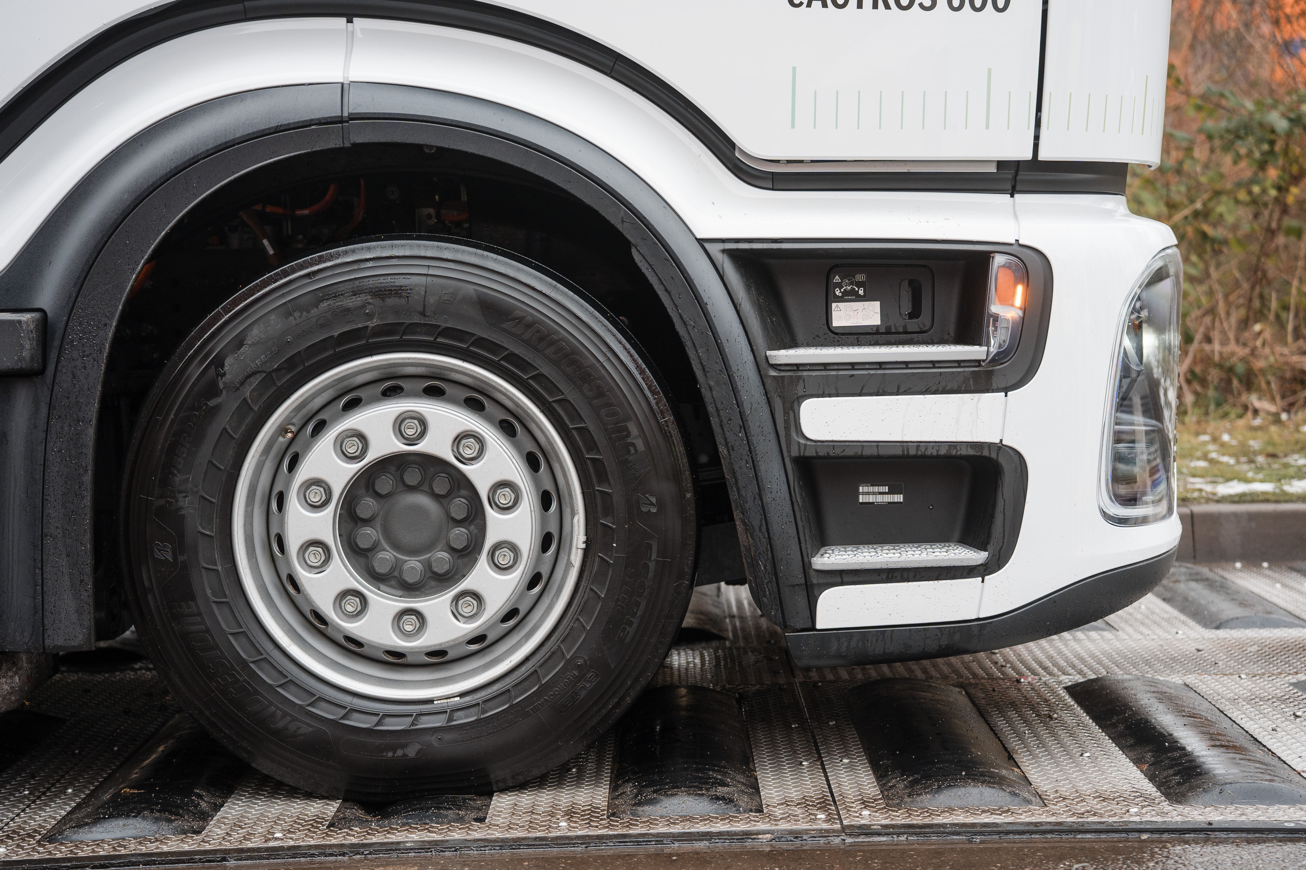 Weltpremiere des ersten Straßenkraftwerkes von Reps Energy bei HCS im Hafen Hamburg, 24.11.2025
Foto: Patrick Lux 

www.patrick-lux.de 
Patrick Lux, Hamburg Germany, mobile +49 177 2403821, 
es gelten meine AGB, einsehbar unter www.patrick-lux.de/agbPatrickLux